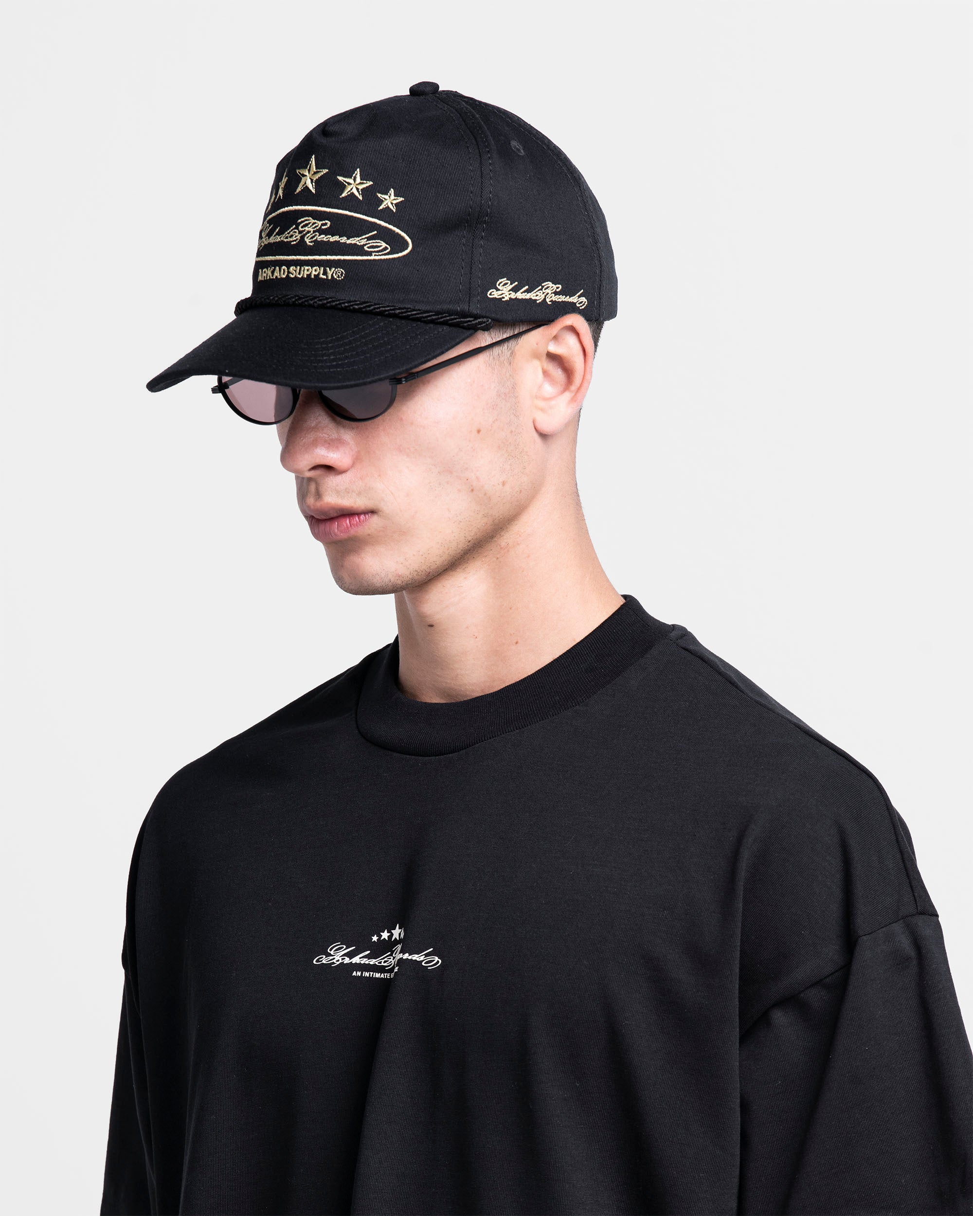 Gorra Cordón Negra Con Dorado Arkad Records - Image 4