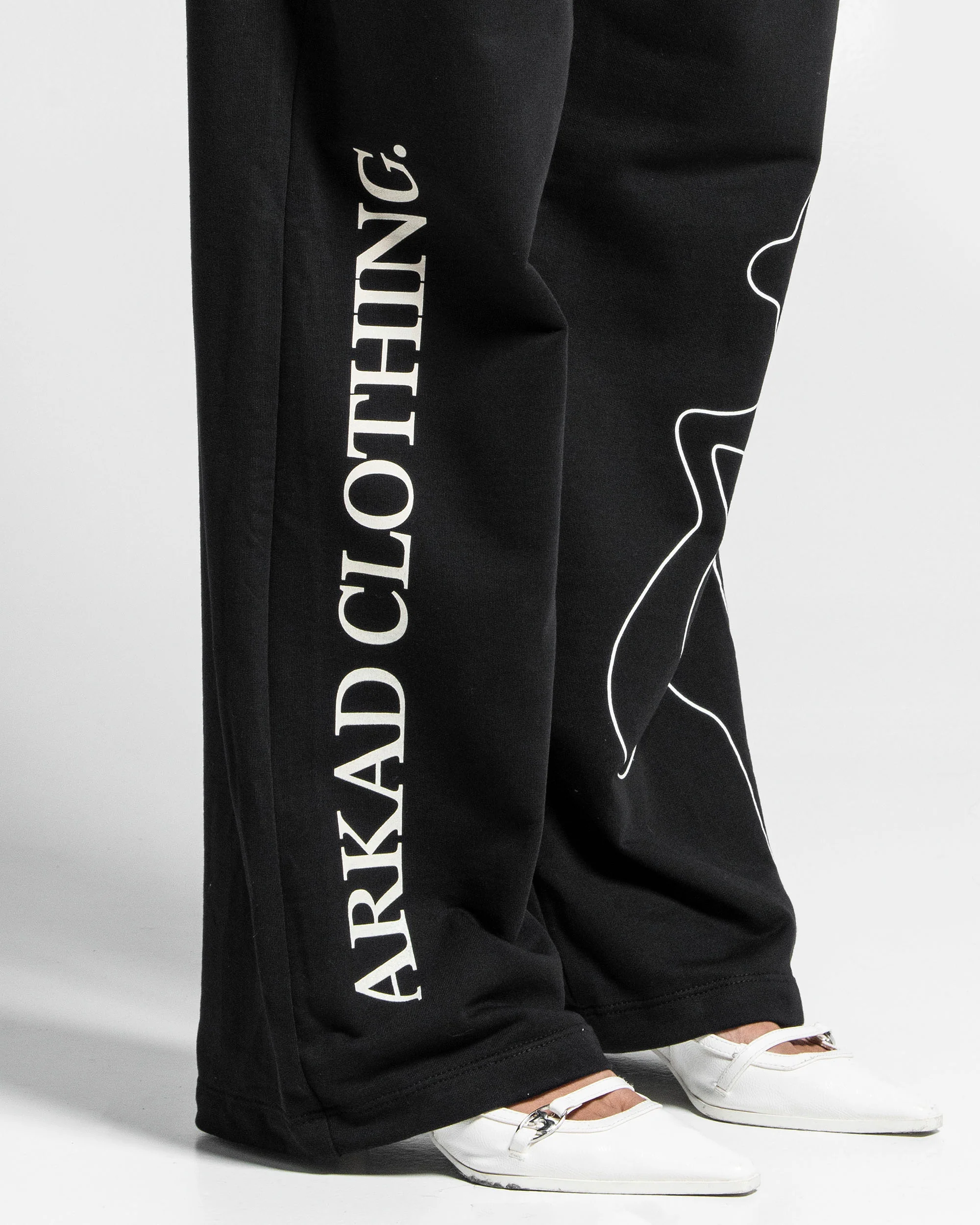 Sweatpant Paper Trail Negra - Unisex - Image 10