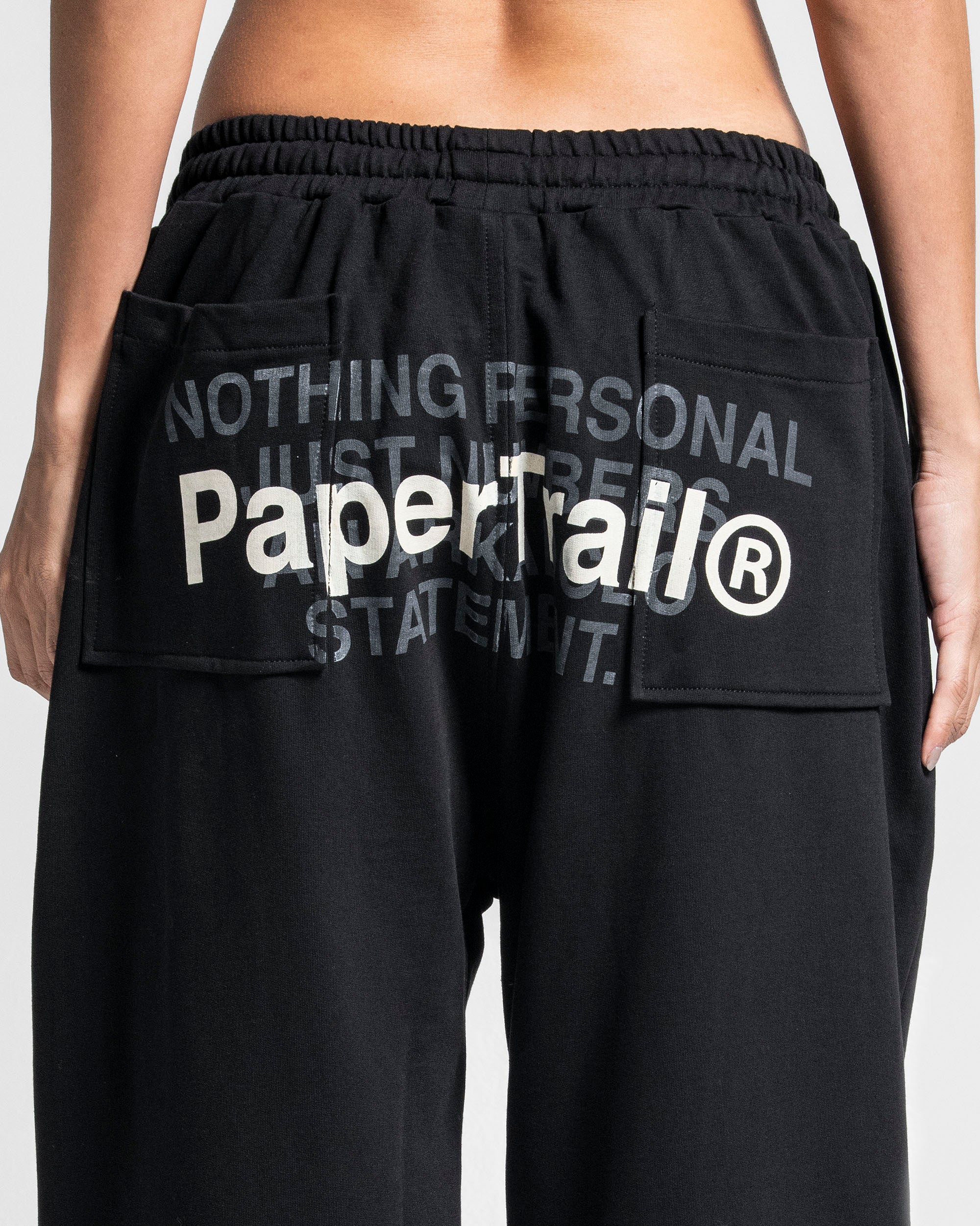 Sweatpant Paper Trail Negra - Unisex - Image 8