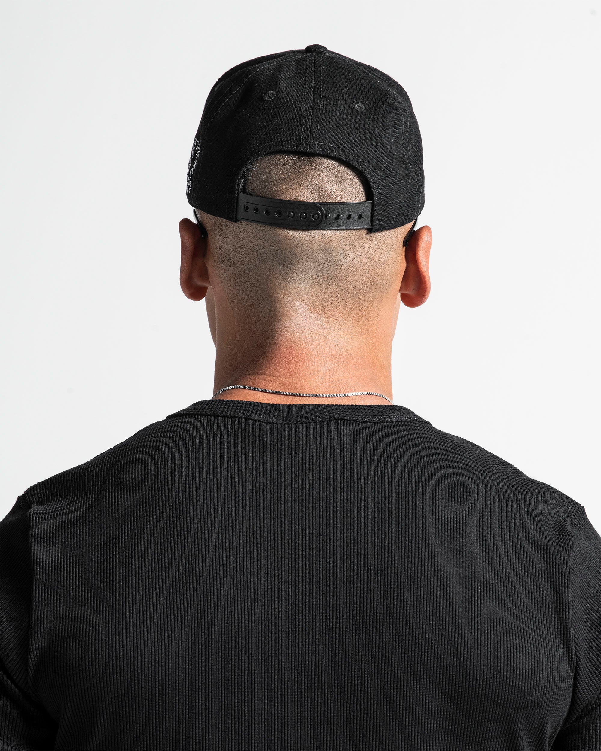 Trucker Cap Negra Move in Silence - Image 10