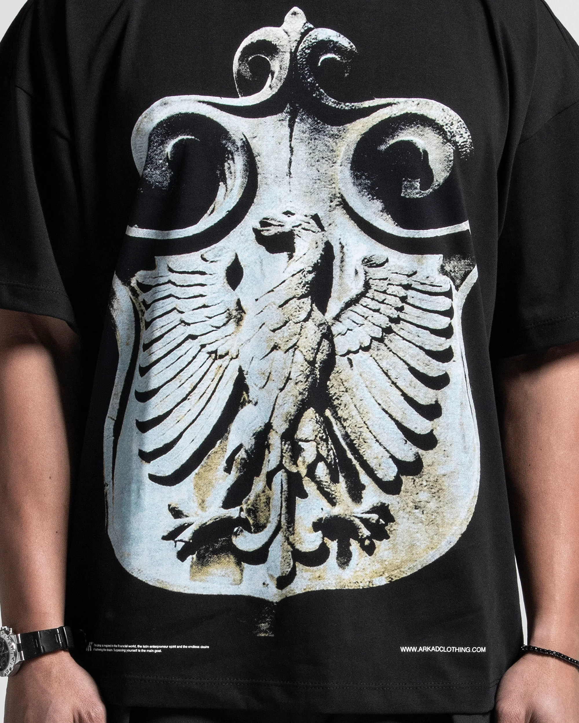 Tshirt Oversize Negra Sculpture - Image 4