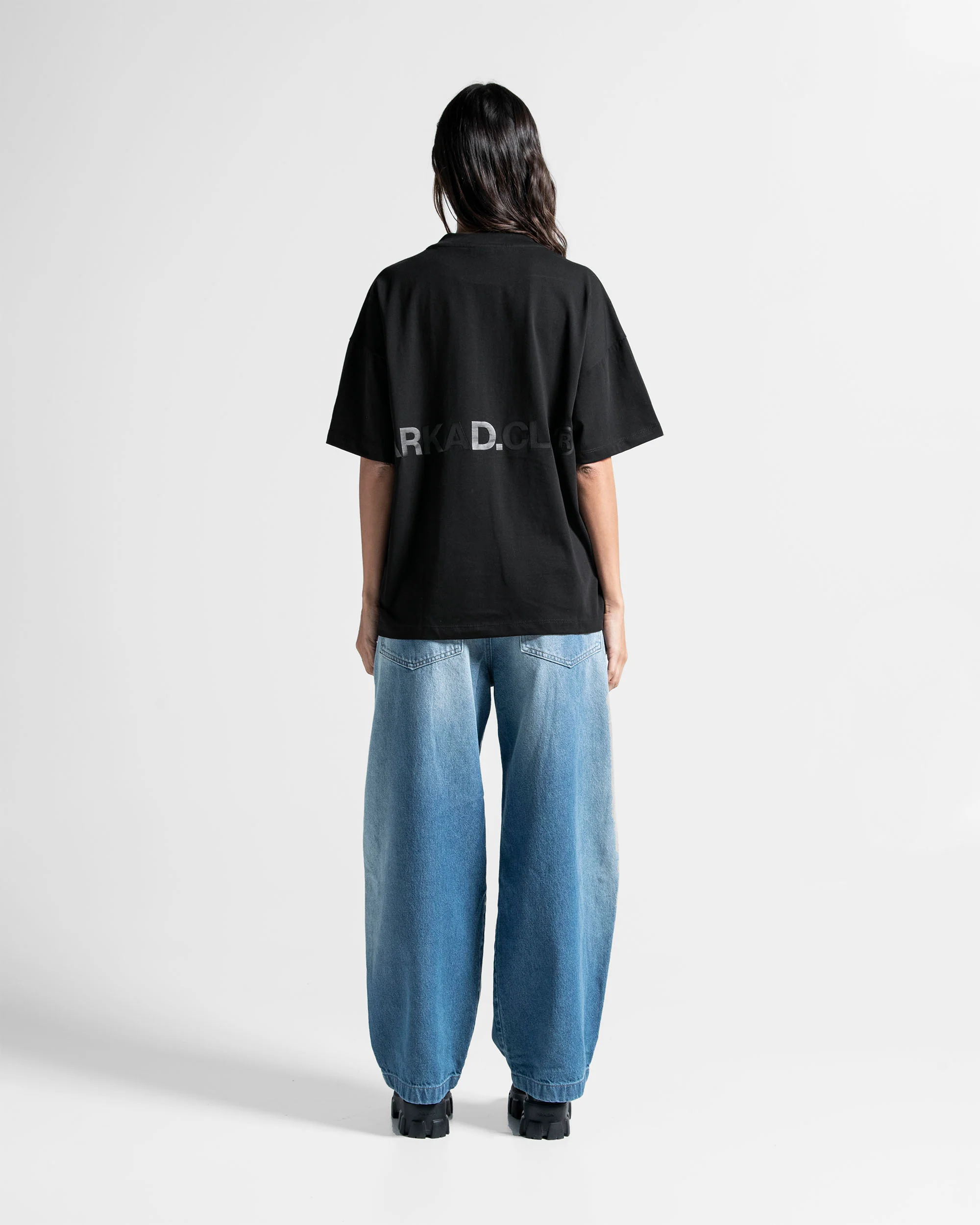 Tshirt Oversize Negra Sculpture - Unisex - Image 3